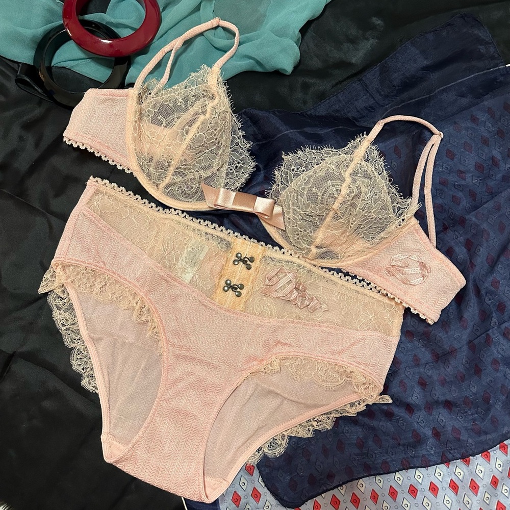 Dior/Galliano Pink Lace Bra Set - Picture 2 of 11